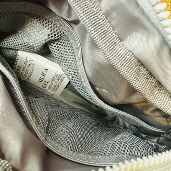 GAIAM Sidekick Waist pack NWT in light gray - Picture 8 of 8